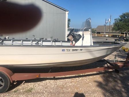 Falcon Boats Delux 20 image