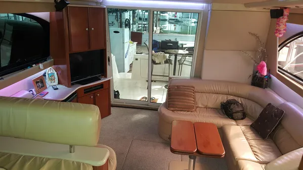 Meridian 411 Sedan image