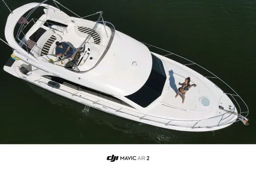 Meridian 411 Sedan image