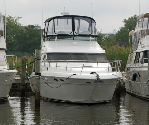Sea Ray 400 Sedan Bridge - main image