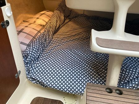 Hunter 26 image