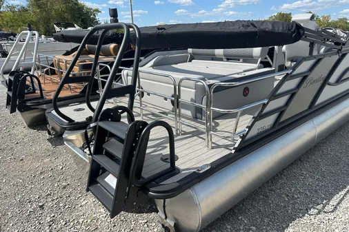 Bentley-pontoons 223-ELITE-SWINGBACK image