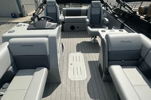 Bentley-pontoons 223-ELITE-SWINGBACK image