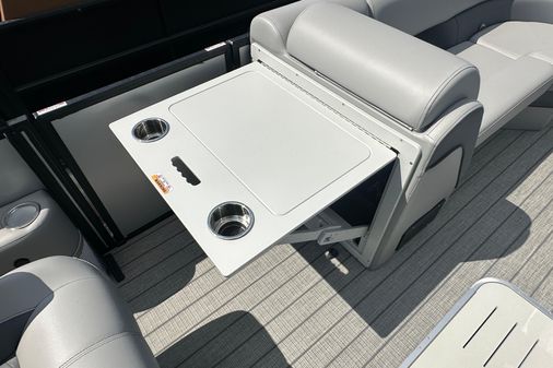 Bentley-pontoons 223-ELITE-SWINGBACK image