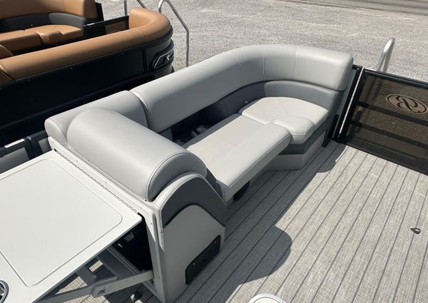 Bentley-pontoons 223-ELITE-SWINGBACK image