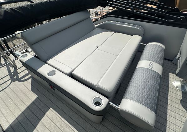 Bentley-pontoons 223-ELITE-SWINGBACK image