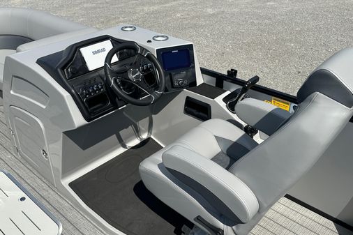 Bentley-pontoons 223-ELITE-SWINGBACK image