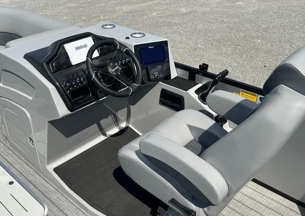 Bentley-pontoons 223-ELITE-SWINGBACK image