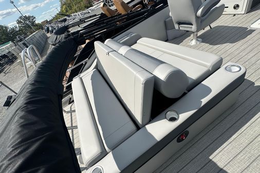 Bentley-pontoons 223-ELITE-SWINGBACK image