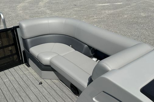 Bentley-pontoons 223-ELITE-SWINGBACK image