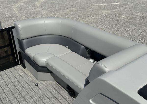 Bentley-pontoons 223-ELITE-SWINGBACK image