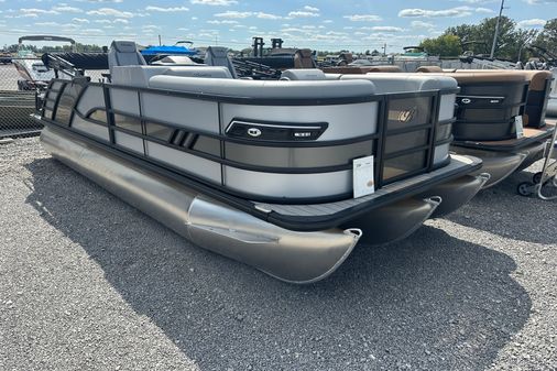 Bentley-pontoons 223-ELITE-SWINGBACK image