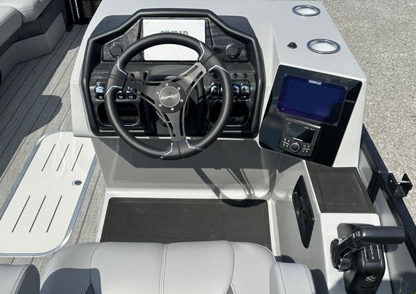 Bentley-pontoons 223-ELITE-SWINGBACK image