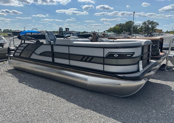 Bentley-pontoons 223-ELITE-SWINGBACK image