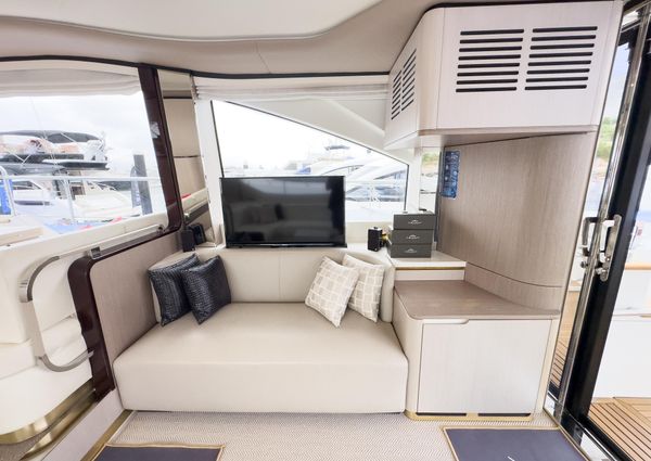 Azimut FLY-60-FLYBRIDGE image