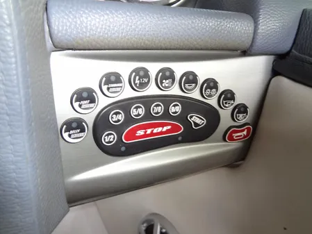 Correct Craft Super Air Nautique 230 image