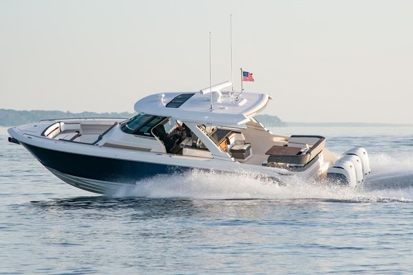Tiara Sport 38LS - main image