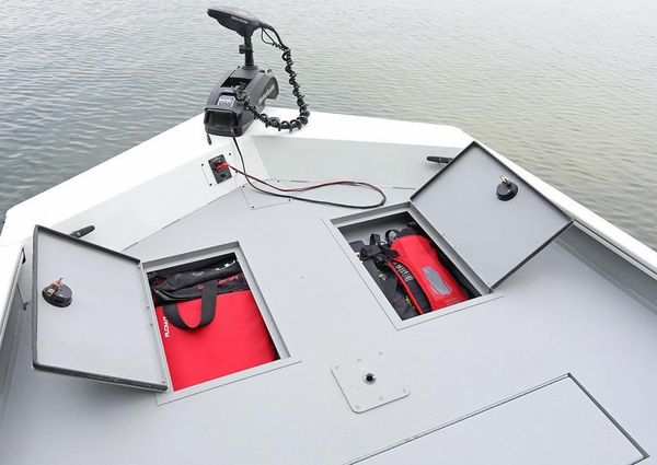 Lund 1760-PREDATOR-TILLER image