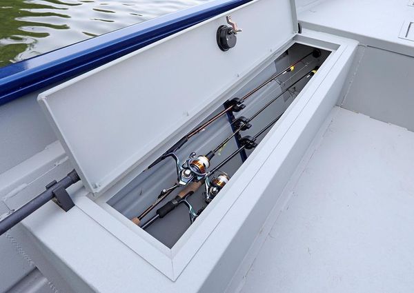 Lund 1760-PREDATOR-TILLER image