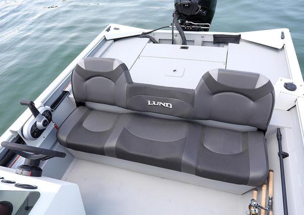 Lund 1760-PREDATOR-TILLER image