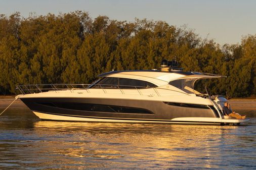 Riviera 5400 Sport Yacht image