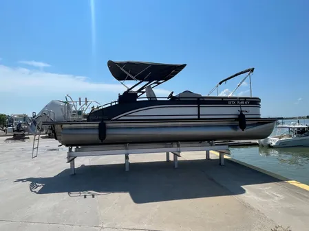 Harris 250 Solstice image