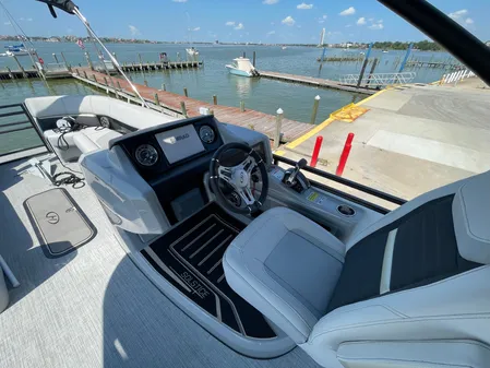 Harris 250 Solstice image