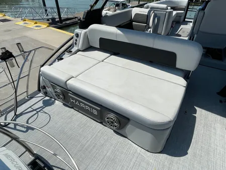 Harris 250 Solstice image