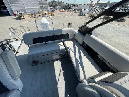 Harris 250 Solstice image