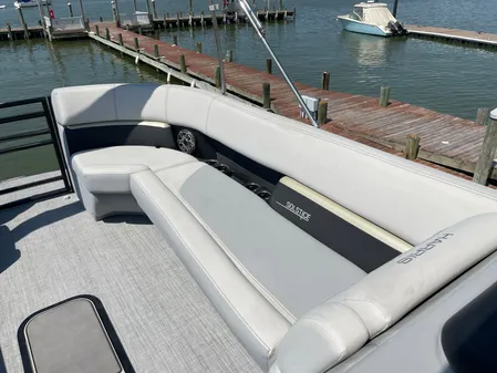 Harris 250 Solstice image