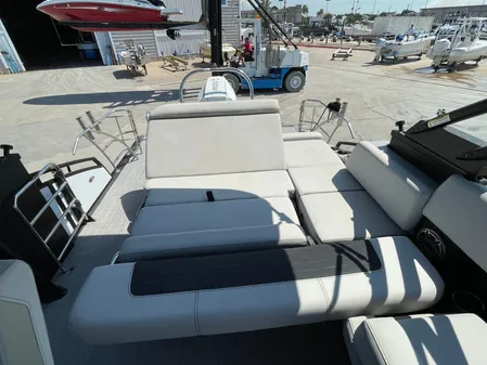 Harris 250 Solstice image