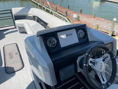 Harris 250 Solstice image