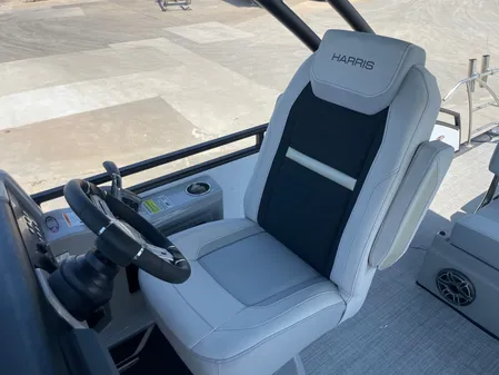 Harris 250 Solstice image