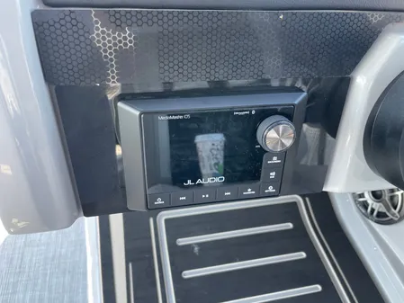 Harris 250 Solstice image