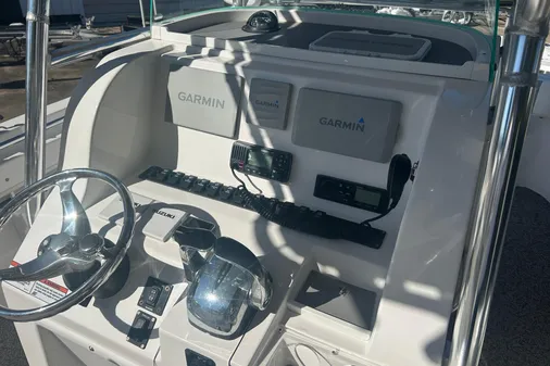 Twin Vee 260 VIVA image