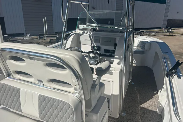 Twin Vee 260 VIVA image