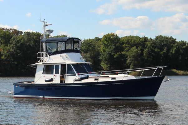 Legacy Yachts 40 Sedan - main image