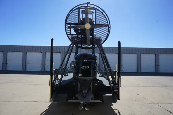 Boat Right 25'8'' Custom Flat image