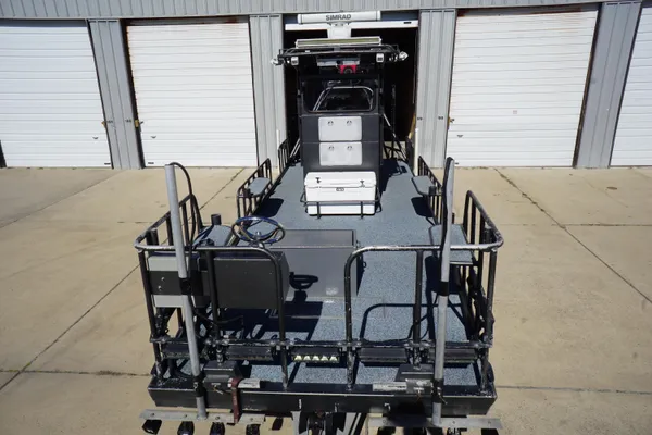 Boat Right 25'8'' Custom Flat image