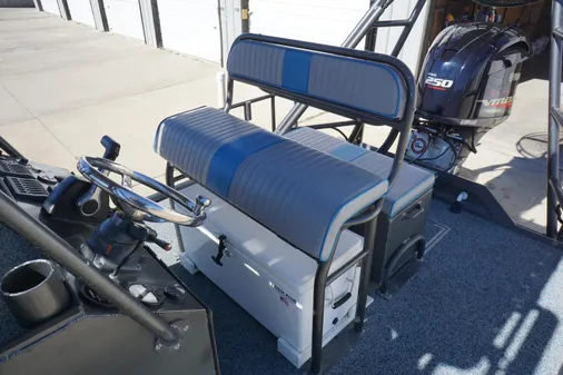 Boat Right 25'8'' Custom Flat image