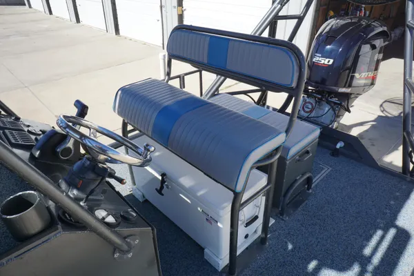 Boat Right 25'8'' Custom Flat image