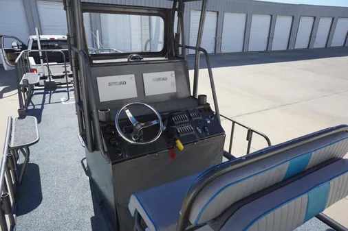 Boat Right 25'8'' Custom Flat image