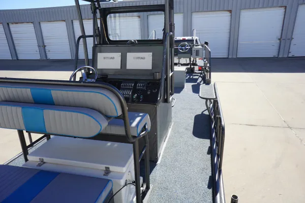 Boat Right 25'8'' Custom Flat image