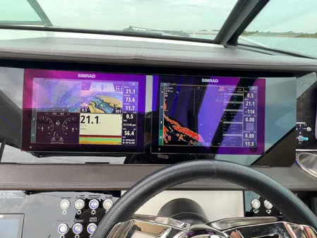 Sea Ray 320 Sundancer image