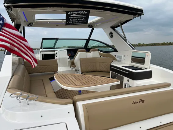 Sea Ray 320 Sundancer image