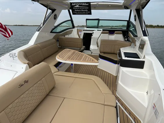 Sea Ray 320 Sundancer image