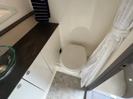 Sea Ray 320 Sundancer image