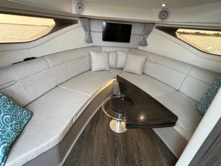 Sea Ray 320 Sundancer image