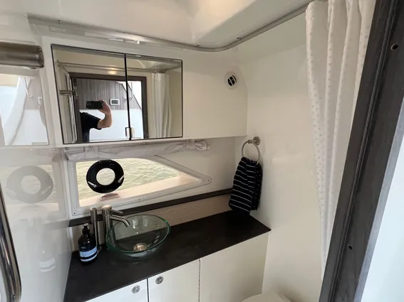 Sea Ray 320 Sundancer image