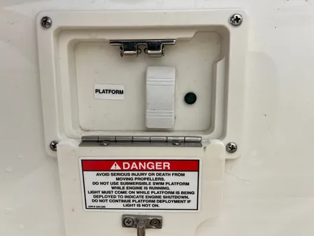 Sea Ray 320 Sundancer image